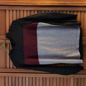 Distortion long sleeve hooded tee